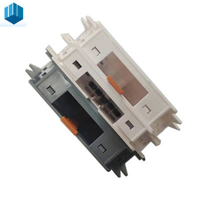 ผลิตภัณฑ์ฉีดขึ้นรูปอุตสาหกรรม 35,000 ช็อตพร้อมแผงกั้นนิรภัยสีขาว